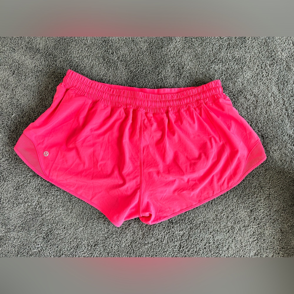 Lululemon hotty hot shorts 2.5” in hot pink size 14